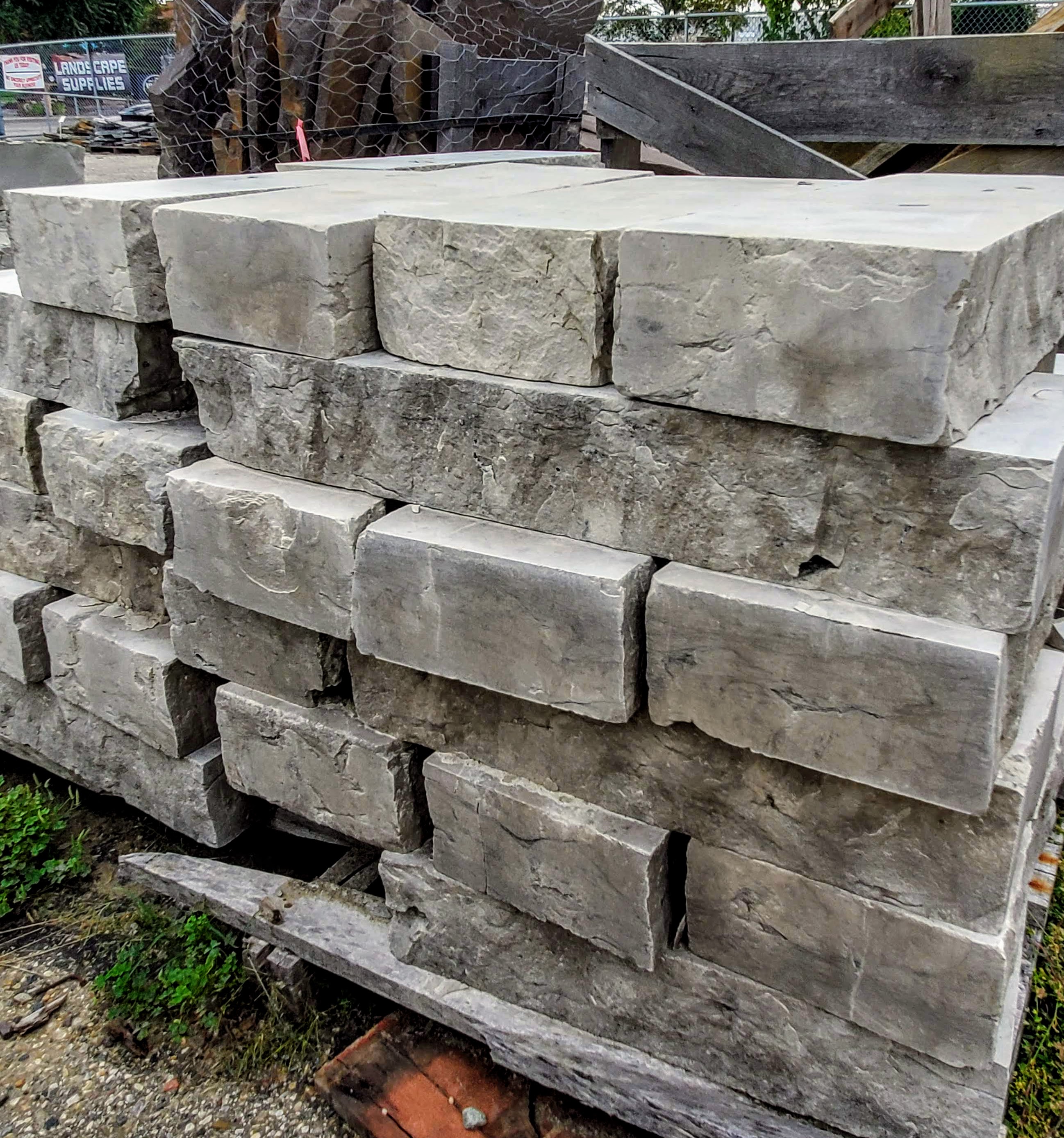 Canadian Cut Wallstone Canadian Cut Wallstone