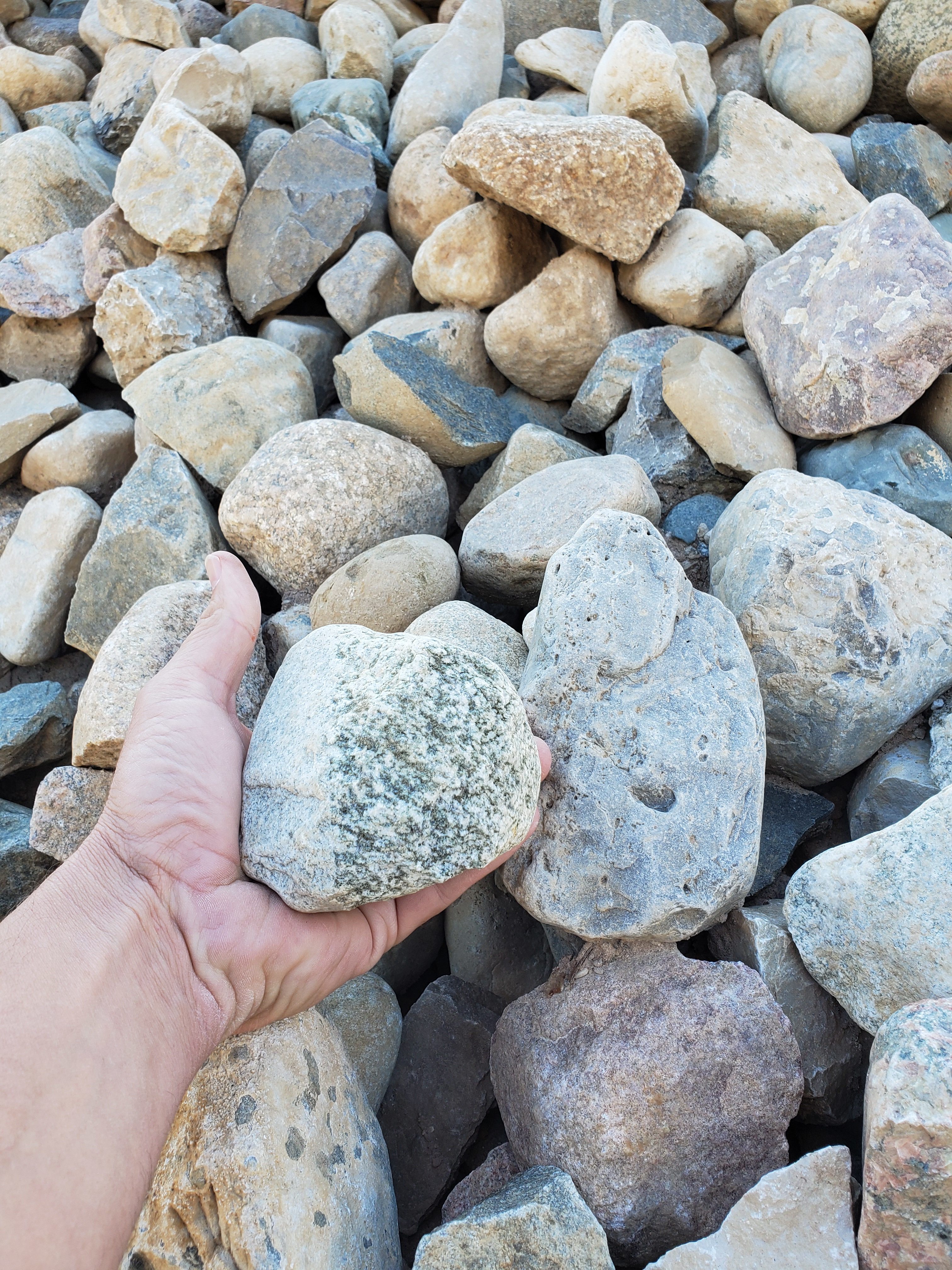 3″-4″ Washed Stone 3″-4″ Washed Stone